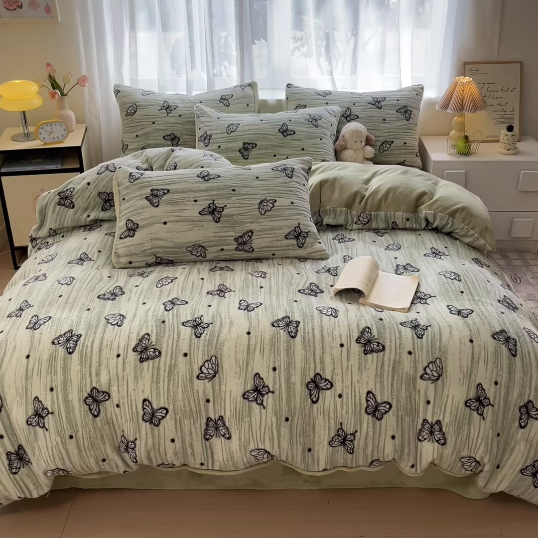 91家纺网 家纺一手货源 找家纺 雅居纺家纺 2025新款雕花牛奶绒四件套-蝴蝶系列 蝶恋-绿