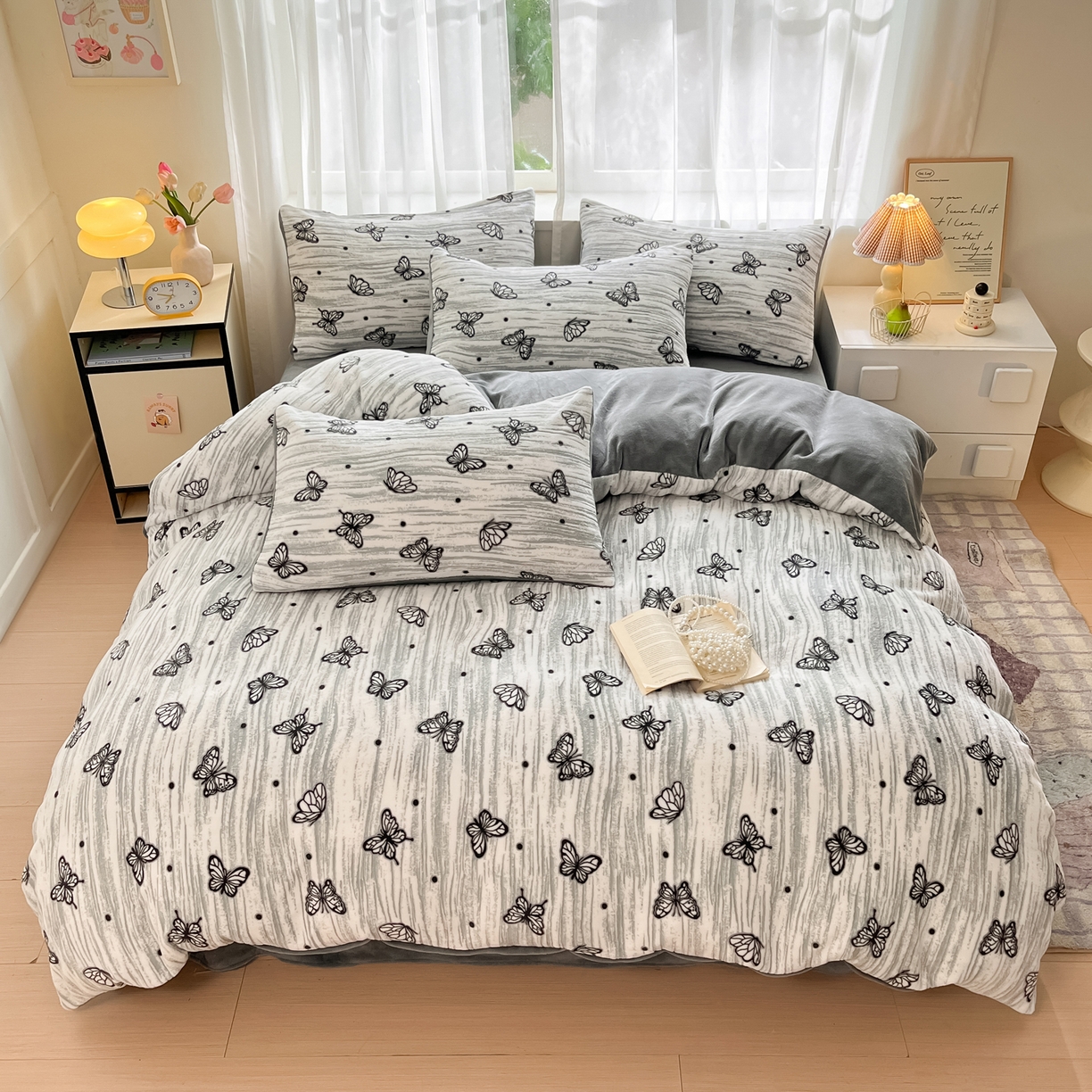 91家纺网 家纺一手货源 找家纺 雅居纺家纺 2025新款雕花牛奶绒四件套-蝴蝶系列 蝶恋-灰