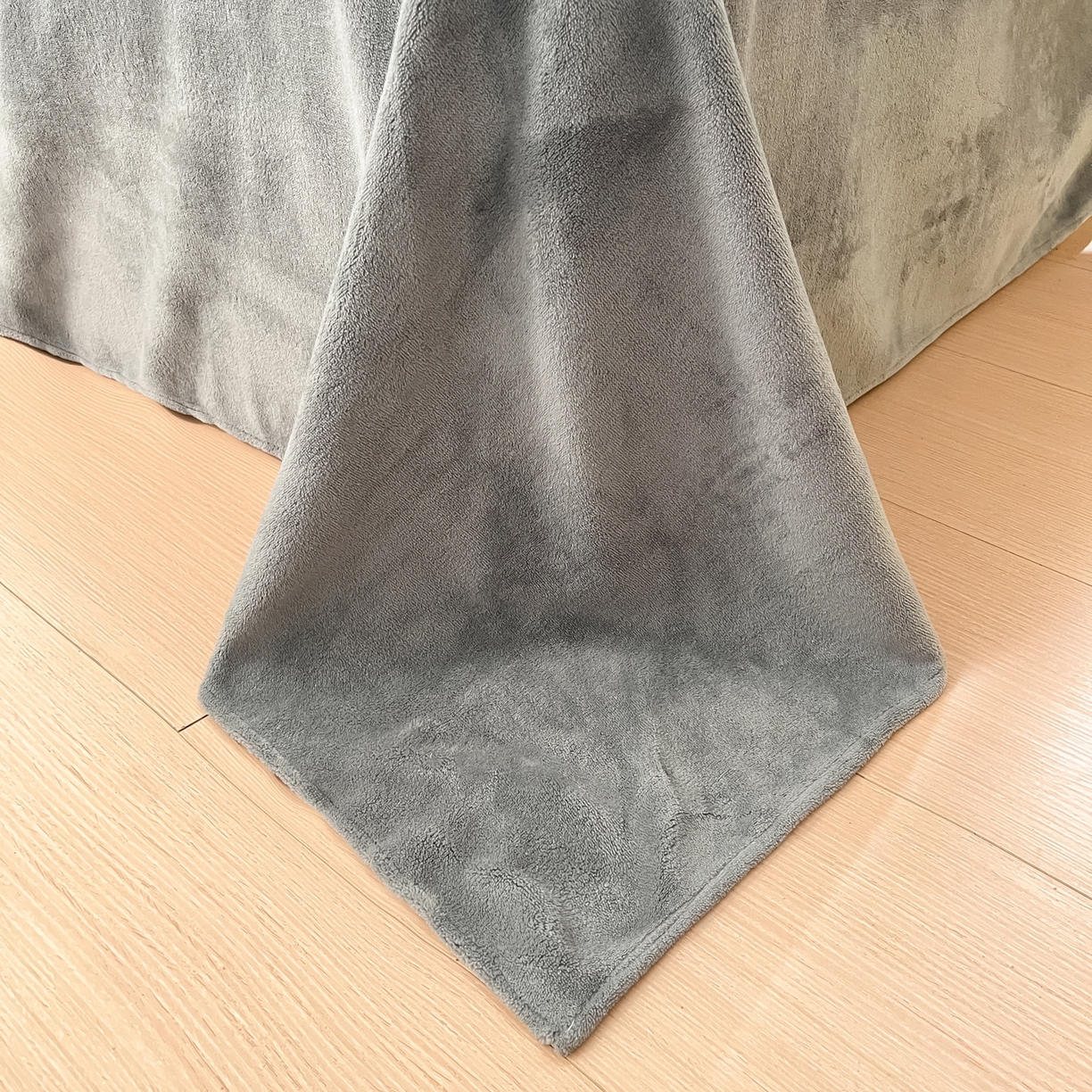 91家纺网 家纺一手货源 找家纺 雅居纺家纺 2025新款雕花牛奶绒四件套-蝴蝶系列 蝶恋-灰