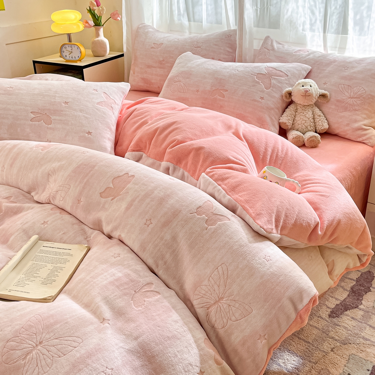 91家纺网 家纺一手货源 找家纺 雅居纺家纺 2025新款雕花牛奶绒四件套-蝴蝶系列 星蝶-粉
