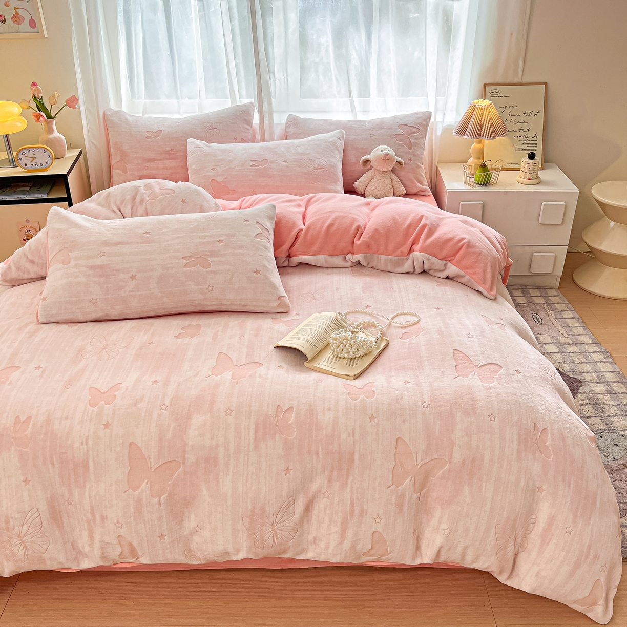 91家纺网 家纺一手货源 找家纺 雅居纺家纺 2025新款雕花牛奶绒四件套-蝴蝶系列 星蝶-粉