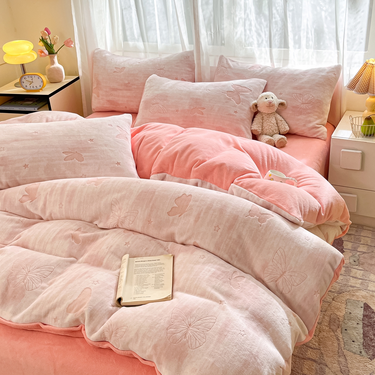 91家纺网 家纺一手货源 找家纺 雅居纺家纺 2025新款雕花牛奶绒四件套-蝴蝶系列 星蝶-粉