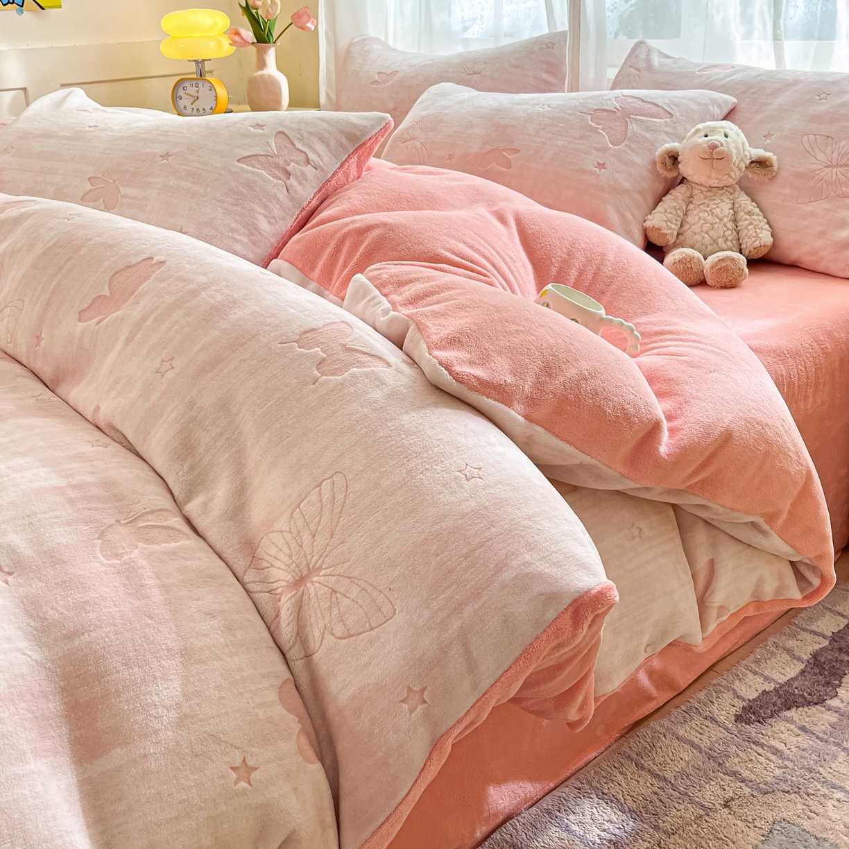 91家纺网 家纺一手货源 找家纺 雅居纺家纺 2025新款雕花牛奶绒四件套-蝴蝶系列 星蝶-粉