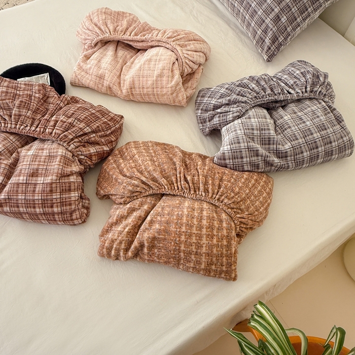 91家纺网 家纺一手货源 找家纺 （总）三朵家纺 2025新款牛奶绒印花单床笠 床笠单件