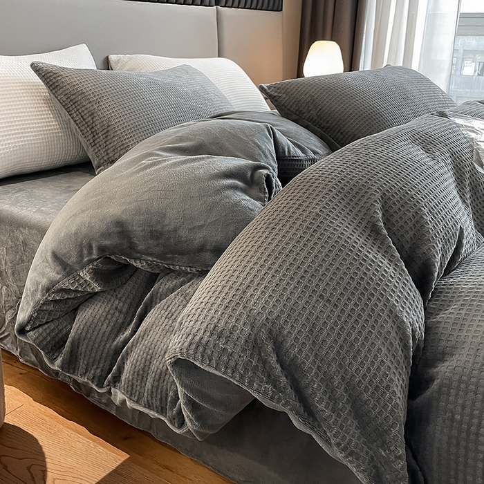 （总）雅居纺家纺 2025新款雕花绒四件套-简约系列