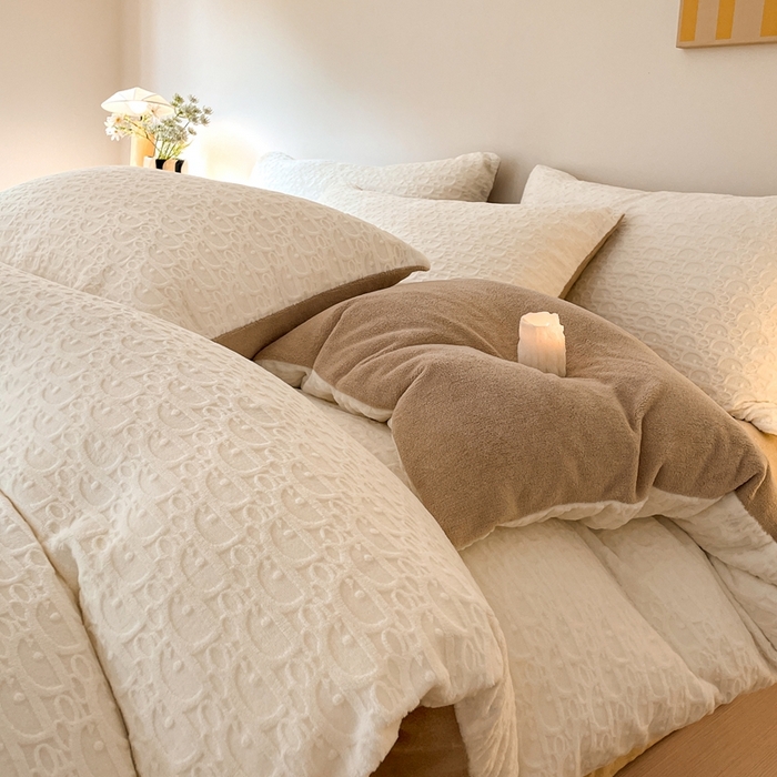 91家纺网 家纺一手货源 找家纺 （总）雅居纺家纺 2025新款雕花绒四件套-简约系列