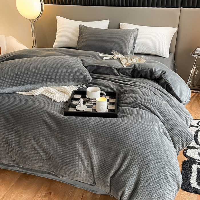 91家纺网 家纺一手货源 找家纺 （总）雅居纺家纺 2025新款雕花绒四件套-简约系列