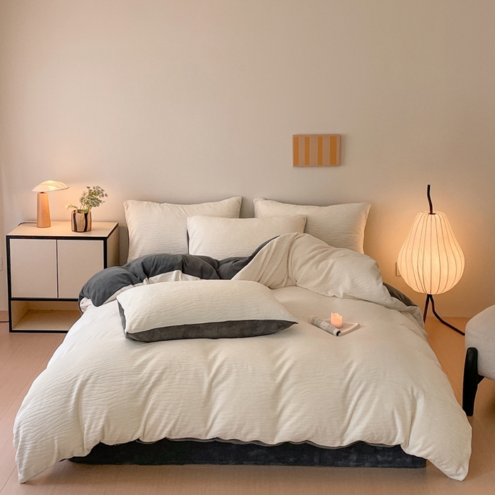 91家纺网 家纺一手货源 找家纺 雅居纺家纺 2025新款雕花绒四件套-简约系列 威廉-白