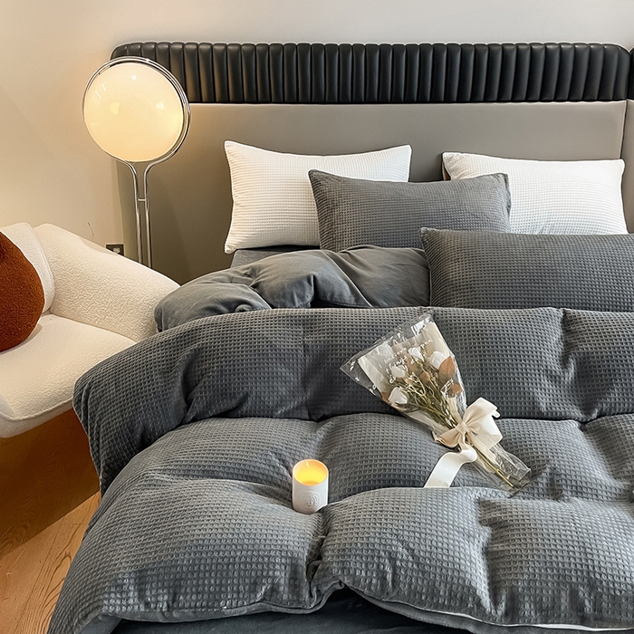 91家纺网 家纺一手货源 找家纺 （总）雅居纺家纺 2025新款雕花绒四件套-简约系列