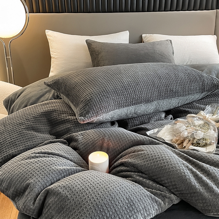 91家纺网 家纺一手货源 找家纺 （总）雅居纺家纺 2025新款雕花绒四件套-简约系列