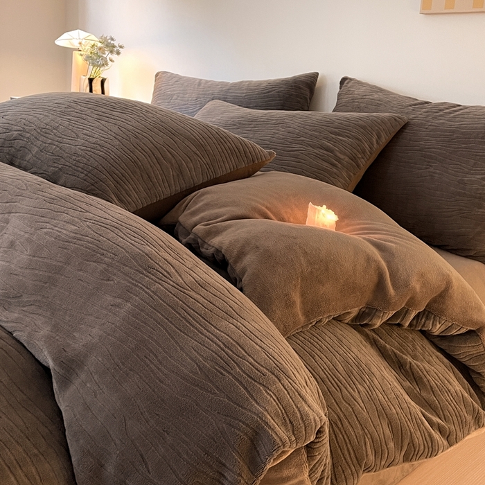 雅居纺家纺 2025新款雕花绒四件套-简约系列 威廉-咖