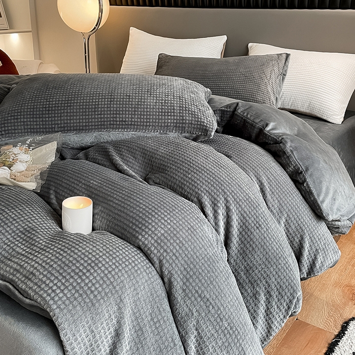 91家纺网 家纺一手货源 找家纺 （总）雅居纺家纺 2025新款雕花绒四件套-简约系列