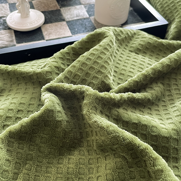 91家纺网 家纺一手货源 找家纺 雅居纺家纺 2025新款雕花绒四件套-简约系列 华夫格绒-墨绿