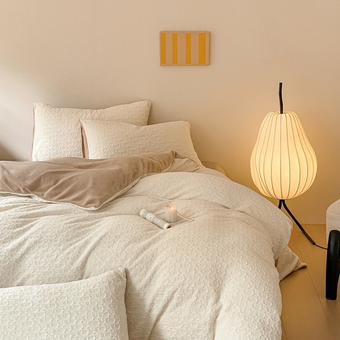 91家纺网 家纺一手货源 找家纺 雅居纺家纺 2025新款雕花绒四件套-简约系列 米兰-白