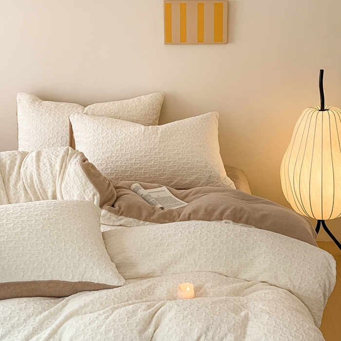 91家纺网 家纺一手货源 找家纺 雅居纺家纺 2025新款雕花绒四件套-简约系列 米兰-白