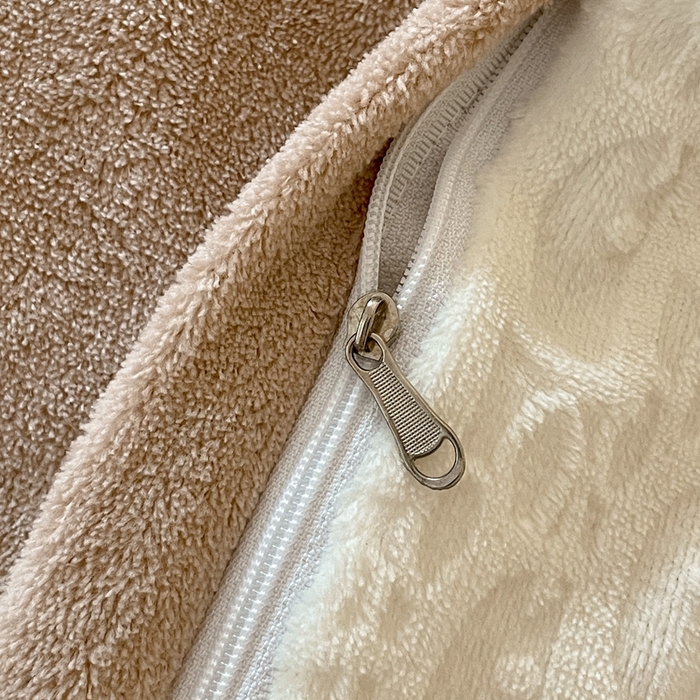 91家纺网 家纺一手货源 找家纺 雅居纺家纺 2025新款雕花绒四件套-简约系列 米兰-白