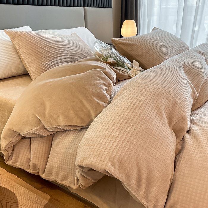 91家纺网 家纺一手货源 找家纺 （总）雅居纺家纺 2025新款雕花绒四件套-简约系列