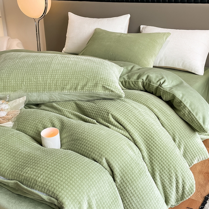 91家纺网 家纺一手货源 找家纺 雅居纺家纺 2025新款雕花绒四件套-简约系列 华夫格绒-水绿