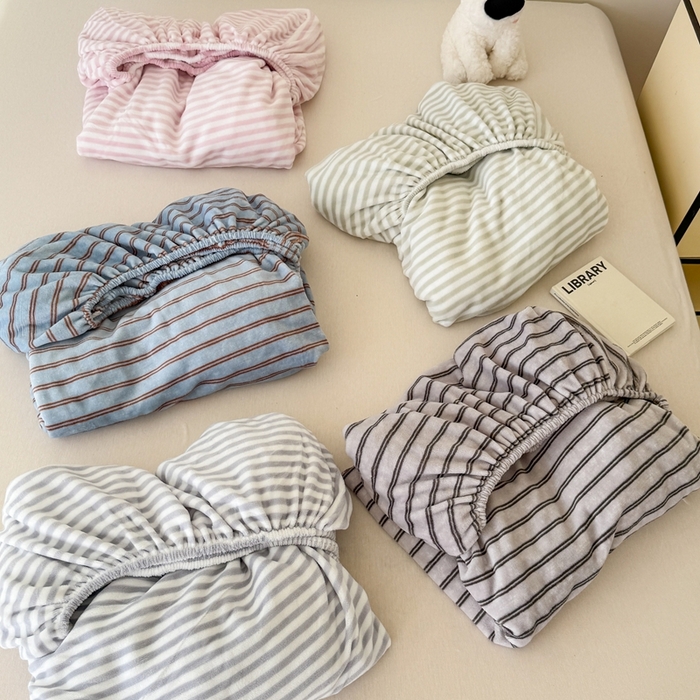 91家纺网 家纺一手货源 找家纺 三朵家纺 2025新款牛奶绒印花单床笠 床笠单件 组合图仅供展示不可下单