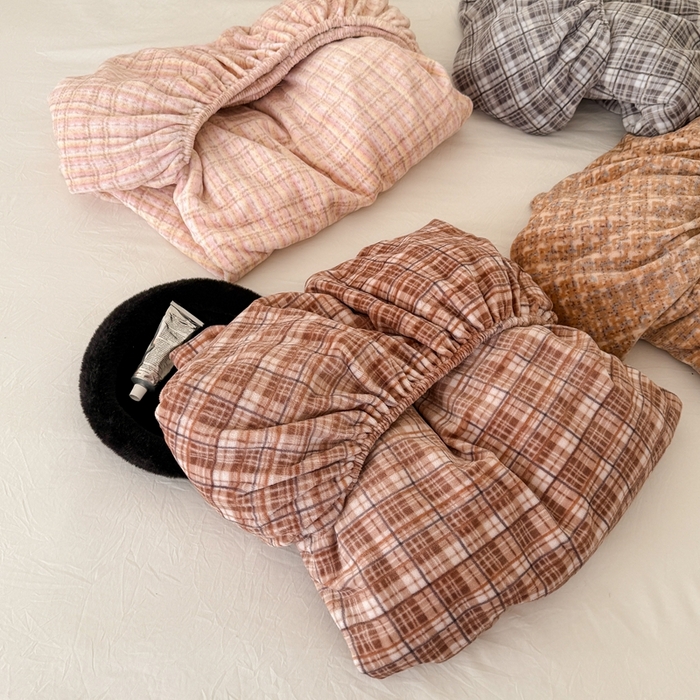 91家纺网 家纺一手货源 找家纺 三朵家纺 2025新款牛奶绒印花单床笠 床笠单件 组合图仅供展示不可下单