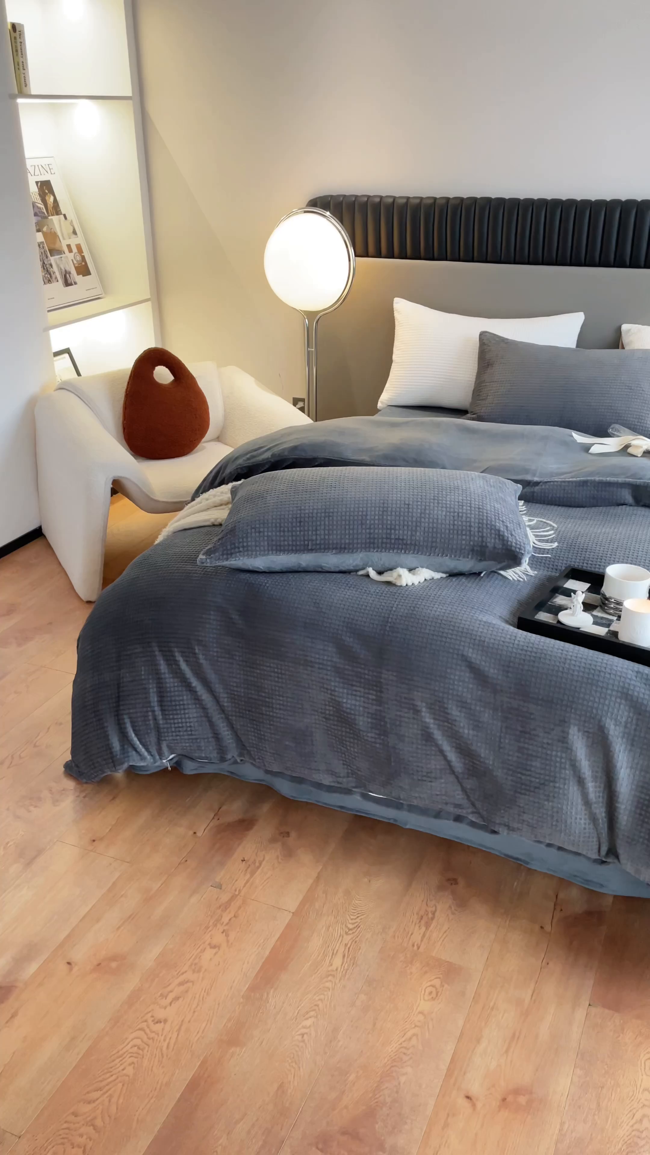 91家纺网 家纺一手货源 找家纺 雅居纺家纺 2025新款雕花绒四件套-简约系列 华夫格绒-灰