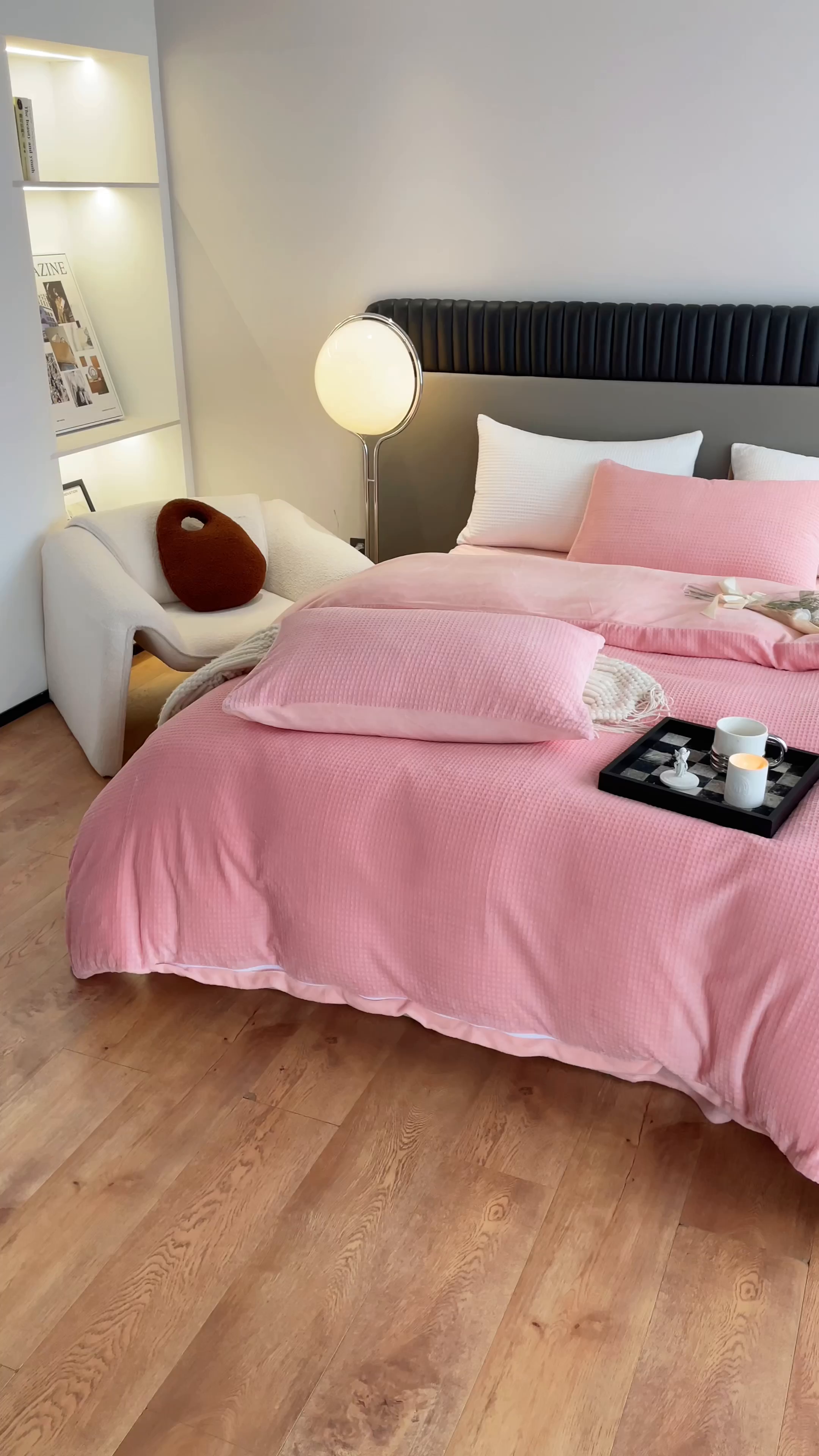 91家纺网 家纺一手货源 找家纺 雅居纺家纺 2025新款雕花绒四件套-简约系列 华夫格绒-奶油粉