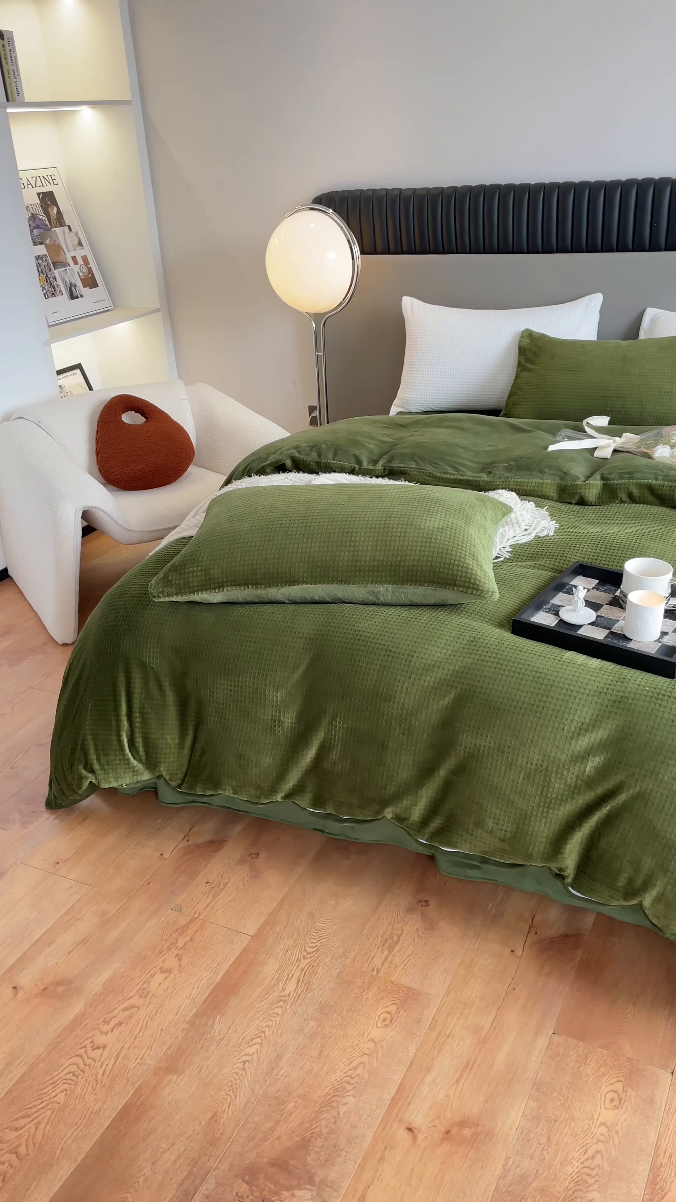 91家纺网 家纺一手货源 找家纺 雅居纺家纺 2025新款雕花绒四件套-简约系列 华夫格绒-墨绿