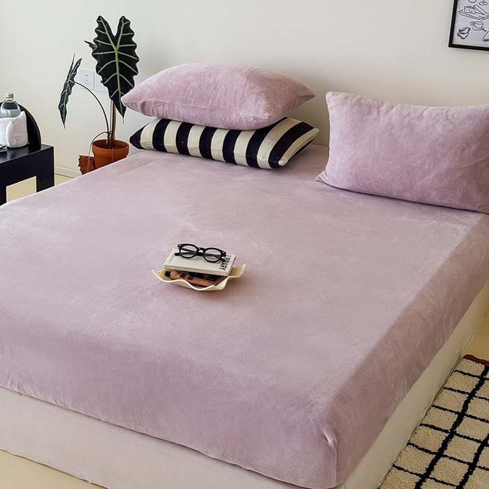 91家纺网 家纺一手货源 找家纺 三朵家纺 2025新款牛奶绒印花单床笠 床笠单件 淡紫