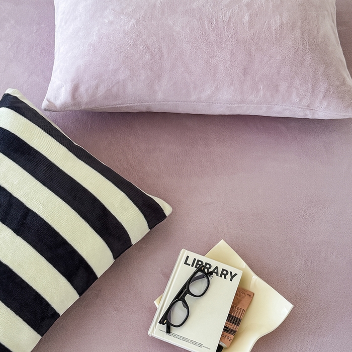 91家纺网 家纺一手货源 找家纺 三朵家纺 2025新款牛奶绒印花单床笠 床笠单件 淡紫