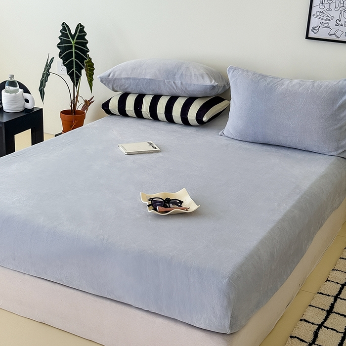 91家纺网 家纺一手货源 找家纺 三朵家纺 2025新款牛奶绒印花单床笠 床笠单件 粉兰