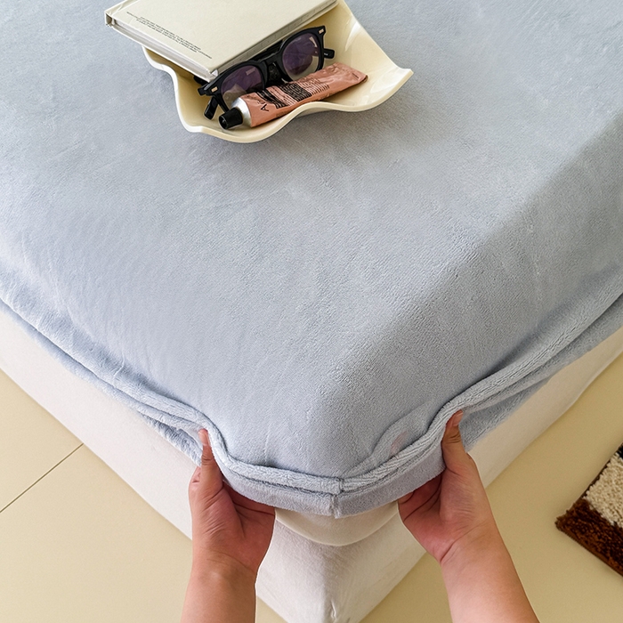 91家纺网 家纺一手货源 找家纺 三朵家纺 2025新款牛奶绒印花单床笠 床笠单件 粉兰