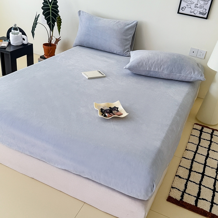 91家纺网 家纺一手货源 找家纺 三朵家纺 2025新款牛奶绒印花单床笠 床笠单件 粉兰