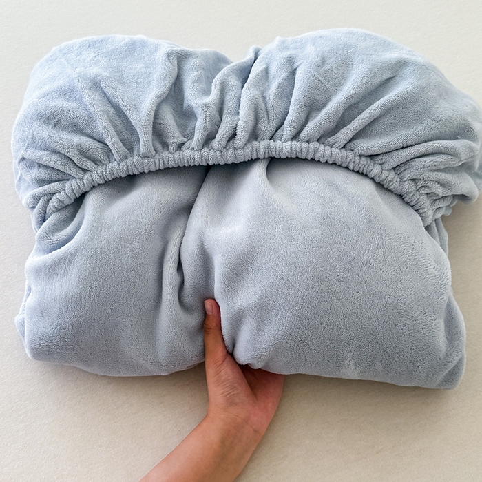 91家纺网 家纺一手货源 找家纺 三朵家纺 2025新款牛奶绒印花单床笠 床笠单件 粉兰