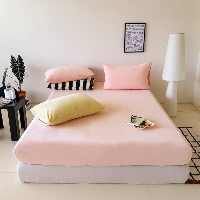 91家纺网 家纺一手货源 找家纺 三朵家纺 2025新款牛奶绒印花单床笠 床笠单件 粉玉