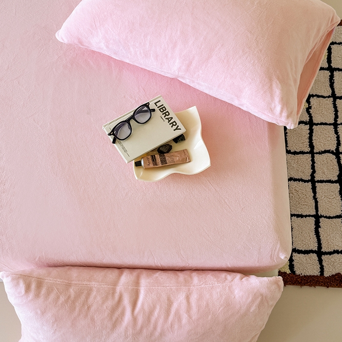 91家纺网 家纺一手货源 找家纺 三朵家纺 2025新款牛奶绒印花单床笠 床笠单件 粉玉