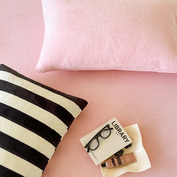 91家纺网 家纺一手货源 找家纺 三朵家纺 2025新款牛奶绒印花单床笠 床笠单件 粉玉