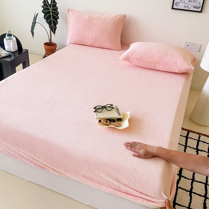 91家纺网 家纺一手货源 找家纺 三朵家纺 2025新款牛奶绒印花单床笠 床笠单件 粉玉