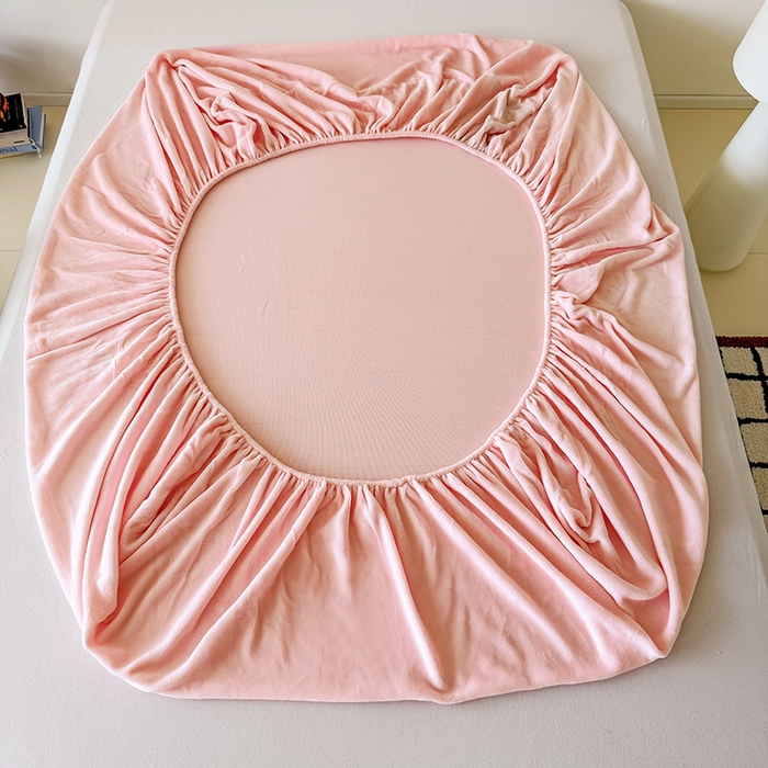 91家纺网 家纺一手货源 找家纺 三朵家纺 2025新款牛奶绒印花单床笠 床笠单件 粉玉