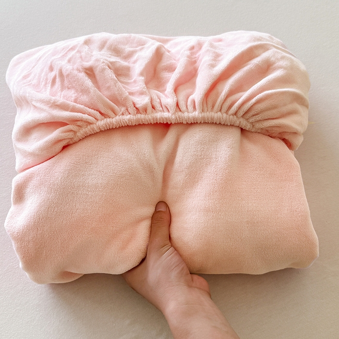 91家纺网 家纺一手货源 找家纺 三朵家纺 2025新款牛奶绒印花单床笠 床笠单件 粉玉