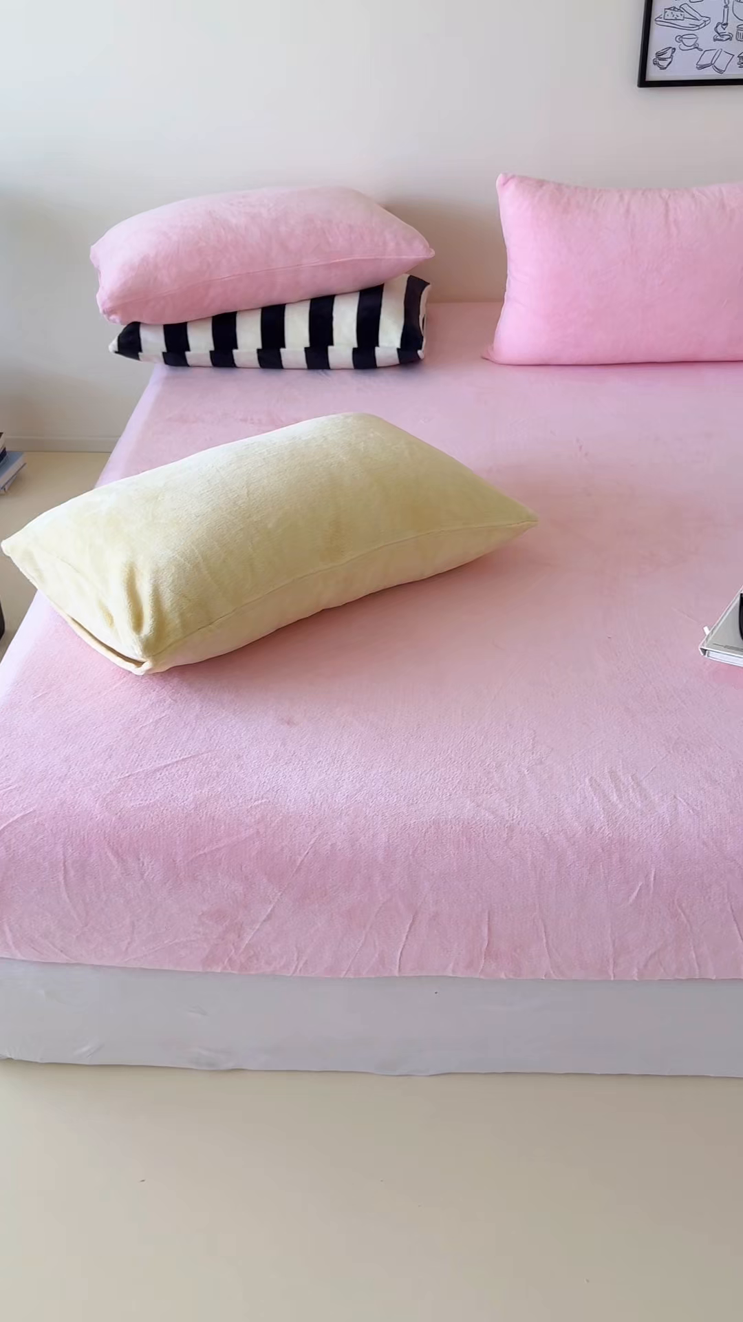 91家纺网 家纺一手货源 找家纺 三朵家纺 2025新款牛奶绒印花单床笠 床笠单件 粉玉