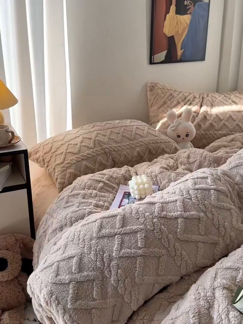 91家纺网 家纺一手货源 找家纺 艾咪-Amy ntmy 2025新款治愈系少女风塔芙绒牛奶绒四件套 奶咖