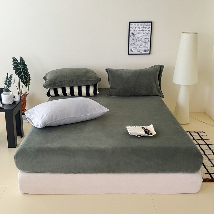 91家纺网 家纺一手货源 找家纺 三朵家纺 2025新款牛奶绒印花单床笠 床笠单件 墨绿