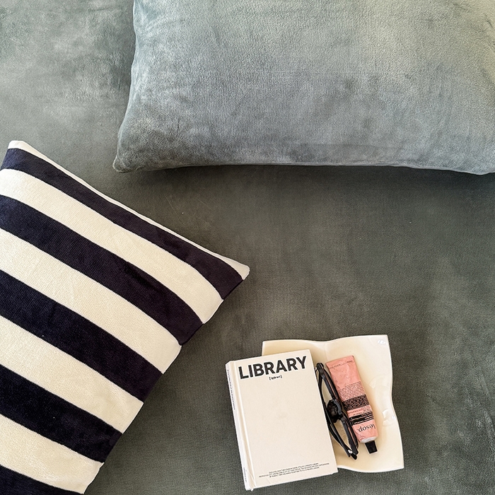 91家纺网 家纺一手货源 找家纺 三朵家纺 2025新款牛奶绒印花单床笠 床笠单件 墨绿