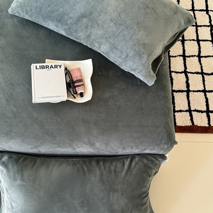 91家纺网 家纺一手货源 找家纺 三朵家纺 2025新款牛奶绒印花单床笠 床笠单件 墨绿