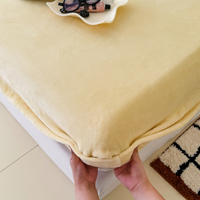 91家纺网 家纺一手货源 找家纺 三朵家纺 2025新款牛奶绒印花单床笠 床笠单件 奶黄