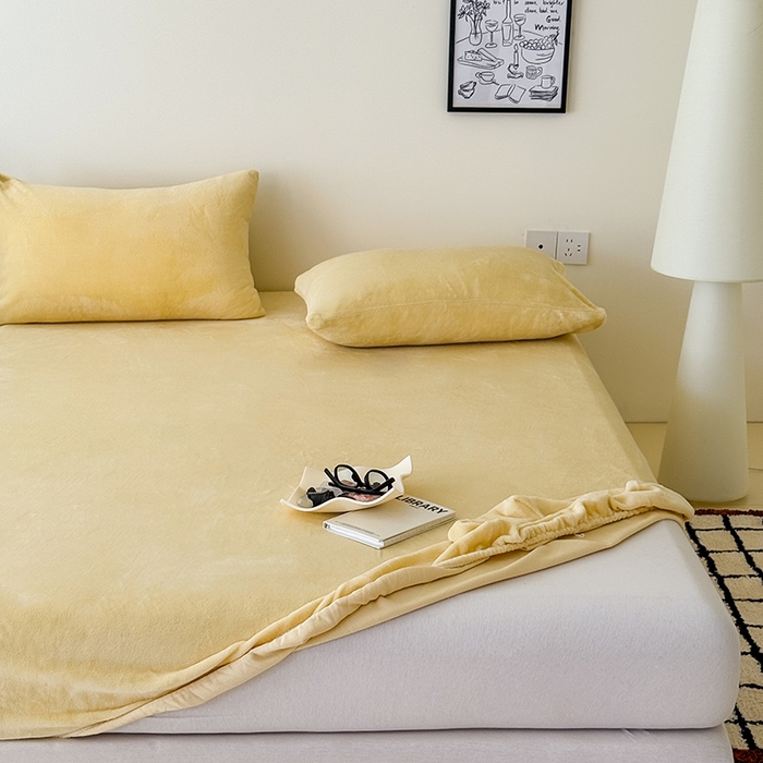 91家纺网 家纺一手货源 找家纺 三朵家纺 2025新款牛奶绒印花单床笠 床笠单件 奶黄