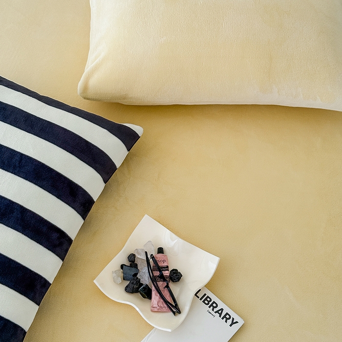 91家纺网 家纺一手货源 找家纺 三朵家纺 2025新款牛奶绒印花单床笠 床笠单件 奶黄