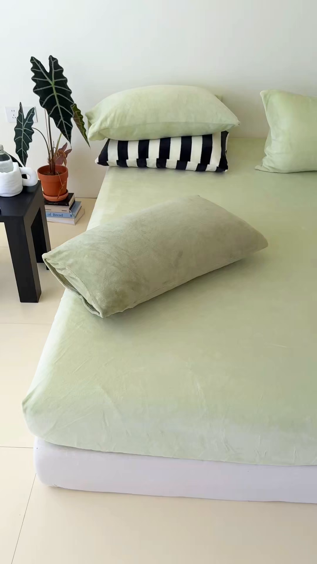 91家纺网 家纺一手货源 找家纺 三朵家纺 2025新款牛奶绒印花单床笠 床笠单件 嫩绿