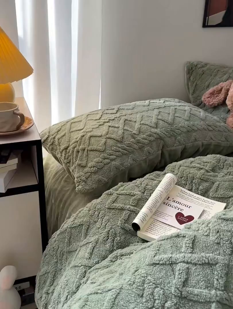 91家纺网 家纺一手货源 找家纺 艾咪-Amy ntmy 2025新款治愈系少女风塔芙绒牛奶绒四件套 抹茶