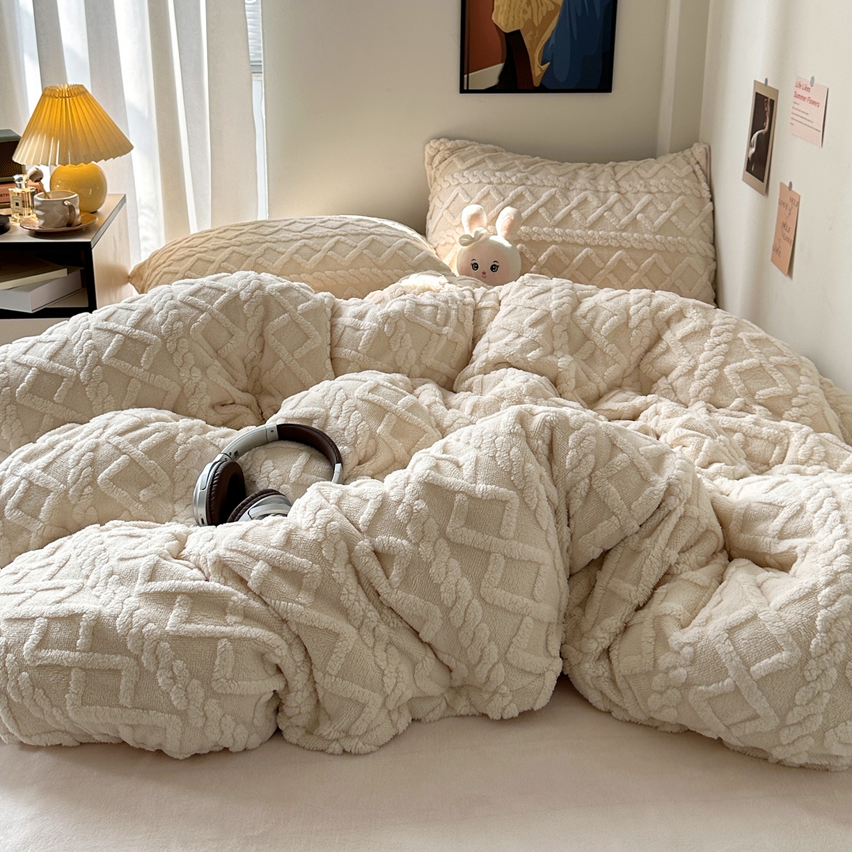 91家纺网 家纺一手货源 找家纺 艾咪-Amy ntmy 2025新款治愈系少女风塔芙绒牛奶绒四件套 奶白